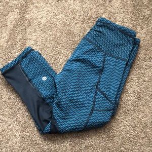 Lululemon crops 🍋